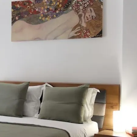 Cozy 2bd In Thissio-acropolis
