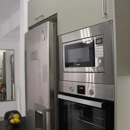 Cozy 2bd In Thissio-acropolis